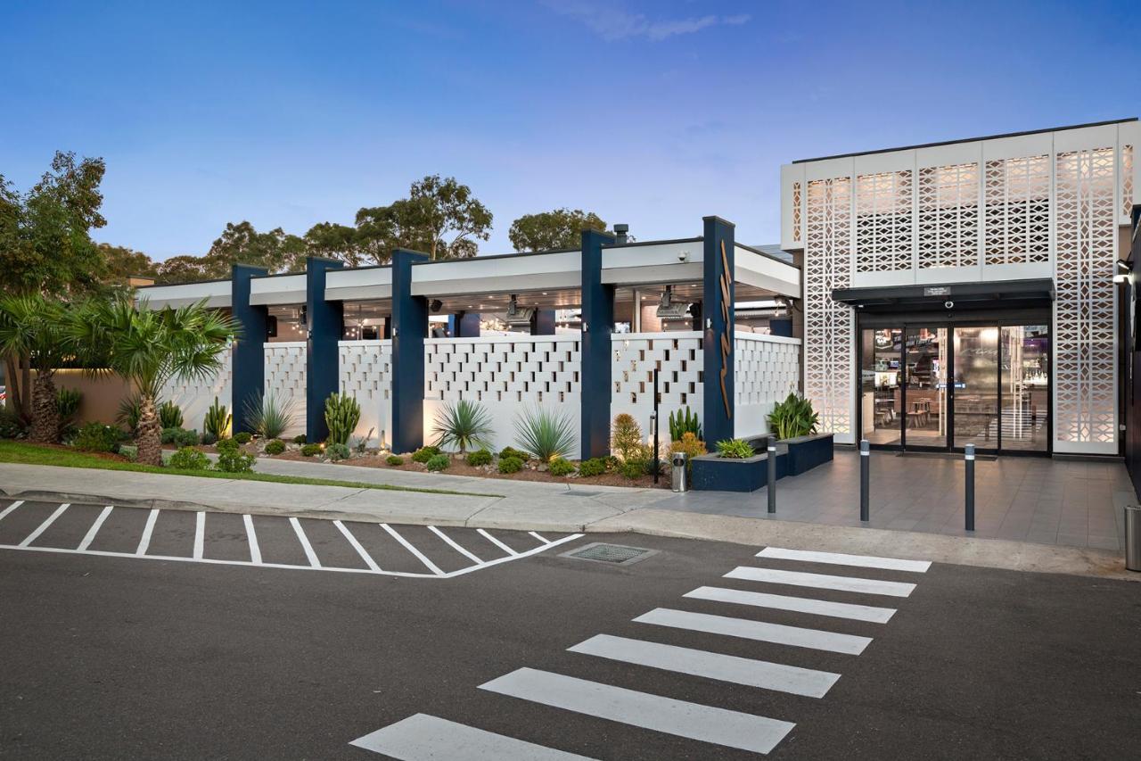 Mill Hotel Milperra Panania Exterior photo